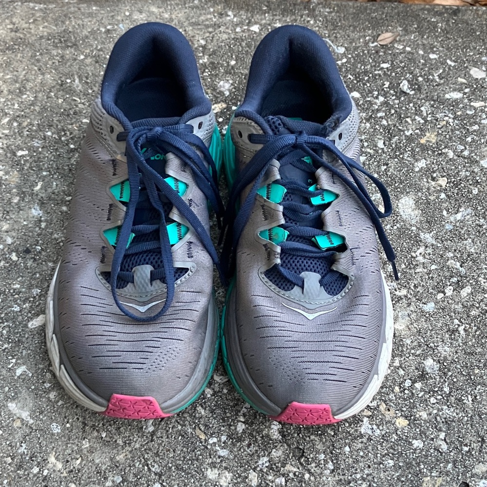 Hoka ONE ONE Running Shoes - women’s 8.5 - Picture 2 of 9